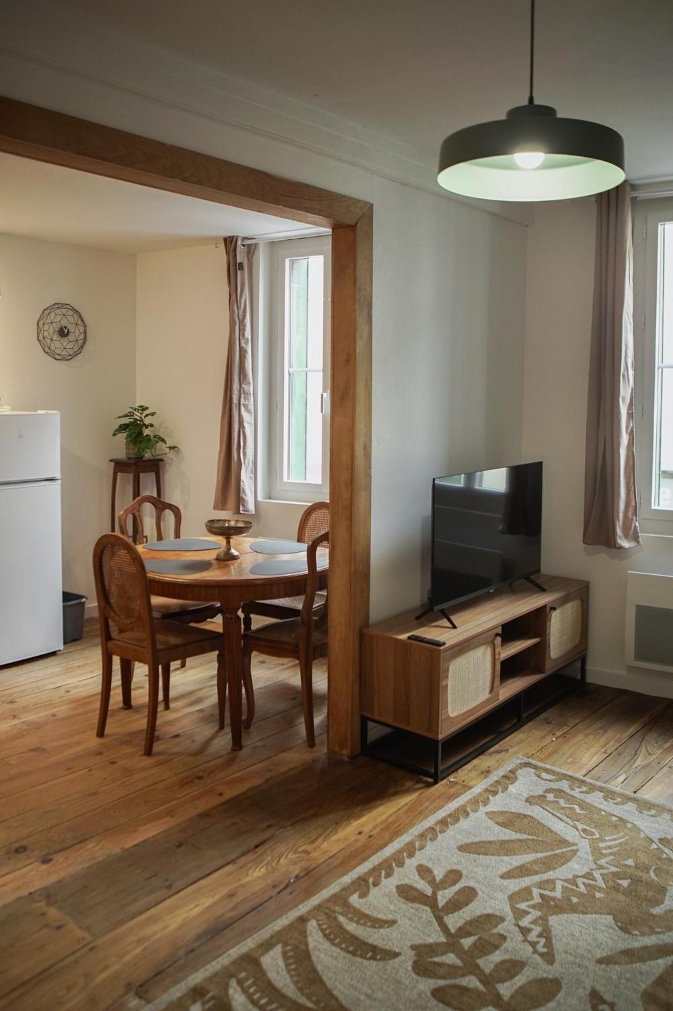 Le Montarrouye Appartement Pour 2 A 6 Personnes Bagneres-de-Bigorre Luaran gambar