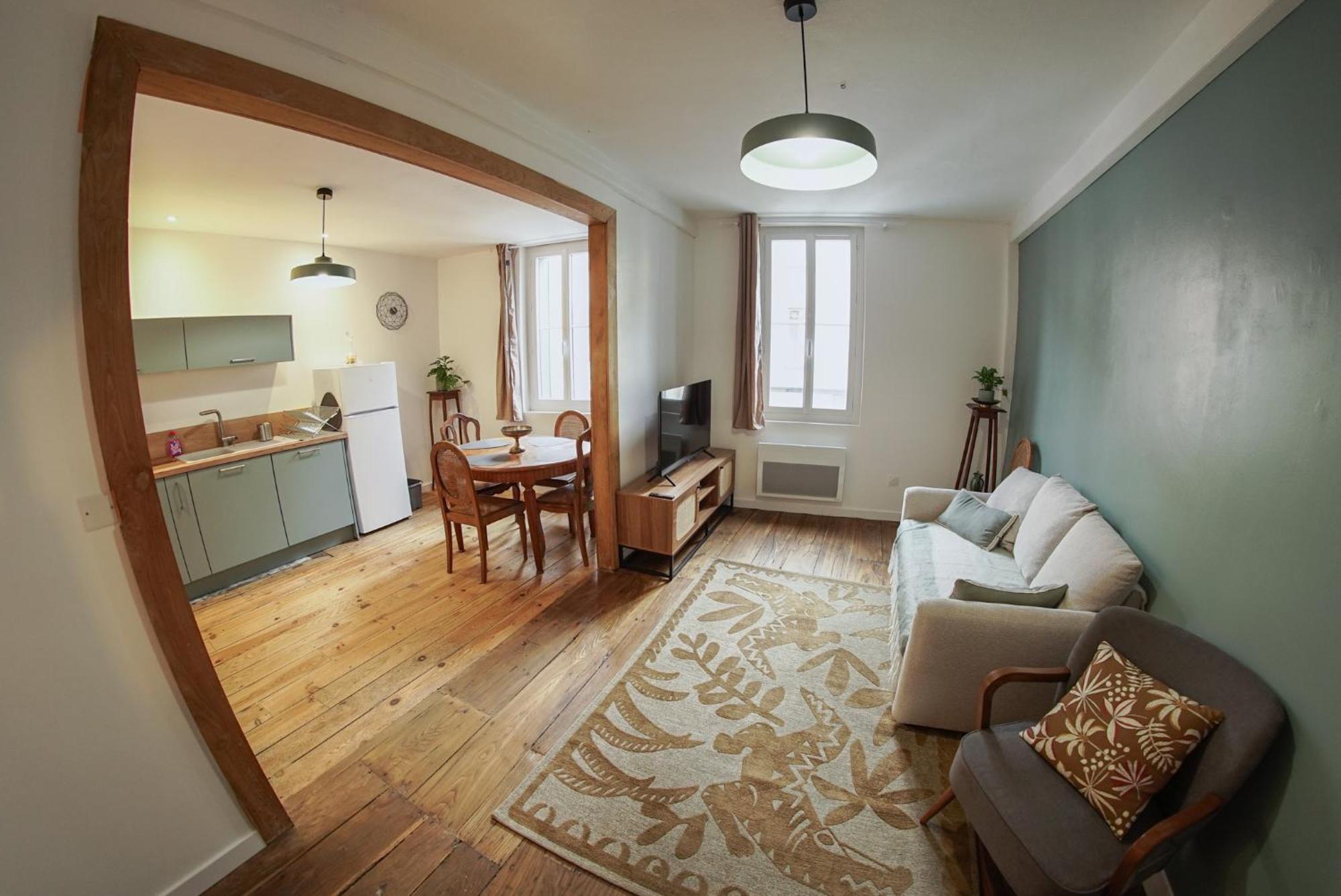 Le Montarrouye Appartement Pour 2 A 6 Personnes Bagneres-de-Bigorre Luaran gambar